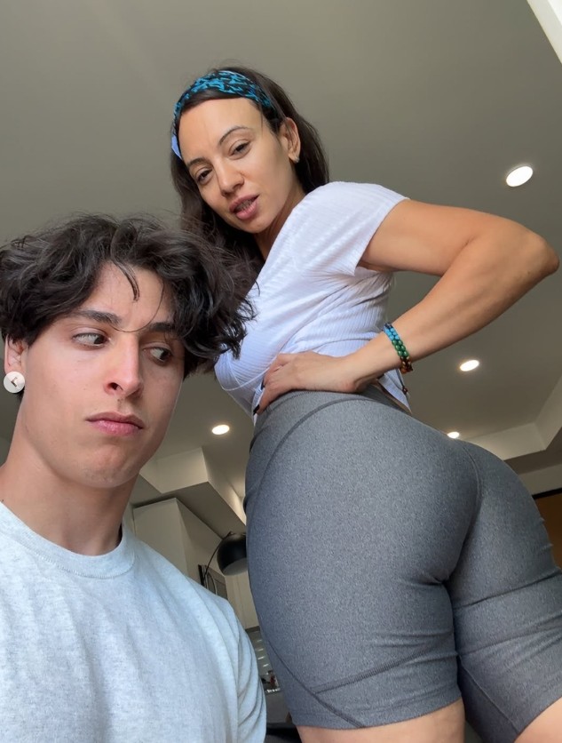 Sasha Pearl Photos